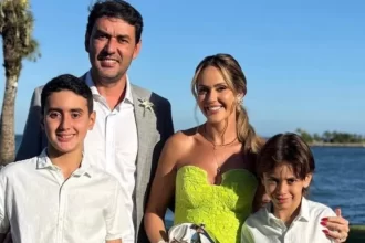 “Eu não me conformo”: mãe fala um mês após assassinato dos filhos