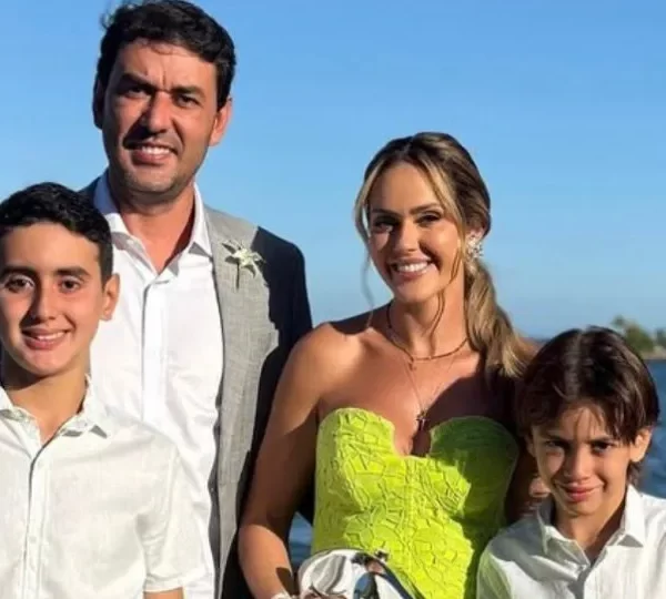 “Eu não me conformo”: mãe fala um mês após assassinato dos filhos