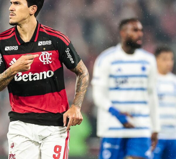 Flamengo vence Cruzeiro com gols de Pedro e Carrascal