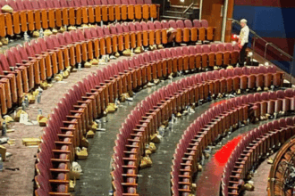 Teatro do Oscar aparece cheio de lixo após cerimônia
