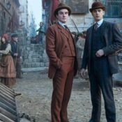 Hero Fiennes Tiffin e Donal Finn são Sherlock e Moriarty