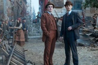 Hero Fiennes Tiffin e Donal Finn são Sherlock e Moriarty