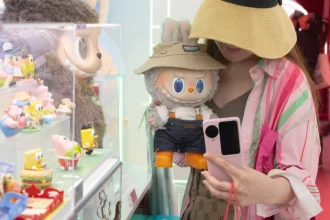 Labubus, bonecos que viralizaram, vão ganhar filme com atores e animação