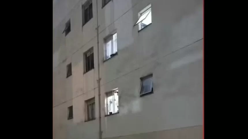 Mãe salta de prédio com filha para fugir de agressões; suspeito é preso