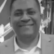 Pastor morre em motel e esposa é chamada para fazer o reconhecimento