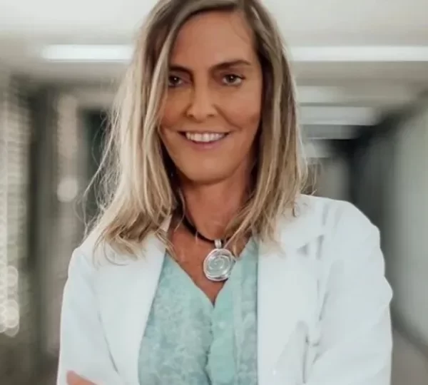 Pesquisadora da polilaminina admite erros em gráfico