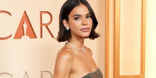 Bruna Marquezine marcou presença no Oscar 2026