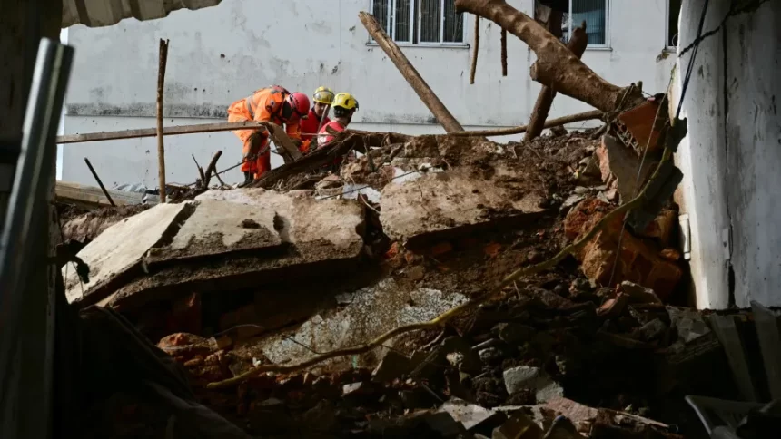 Porteirinha (MG) retira moradores de casa após risco de rompimento de barragem de captação de água