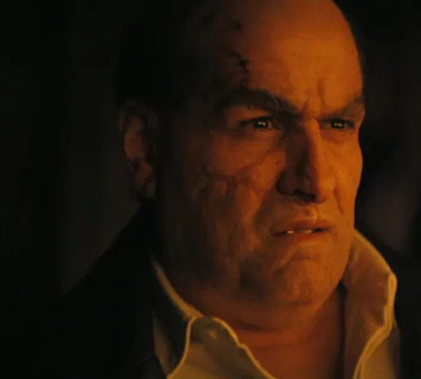 Quem é o ator por trás desses personagens?