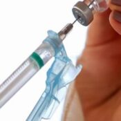 Vacina da herpes-zóster é segura para pacientes reumáticos, diz estudo