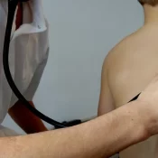 Vídeos sobre “epidemia de micropênis” em crianças geram desinformação