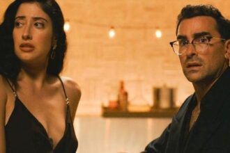 Taylor Ortega e Dan Levy como os irmãos forçados ao crime em