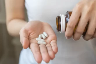 Anvisa proíbe 52 lotes de suplemento alimentar por risco de contaminação com Salmonella