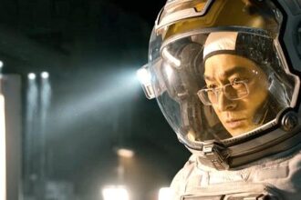 Li Xuejian é um dos homens em missão de salvar o planeta no blockbuster chinês