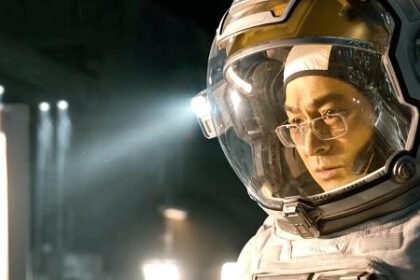 Li Xuejian é um dos homens em missão de salvar o planeta no blockbuster chinês