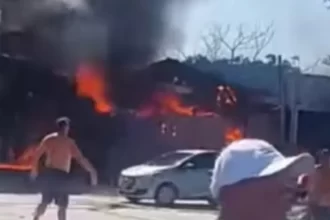 Avião de pequeno porte cai sobre restaurante no RS e deixa quatro mortos