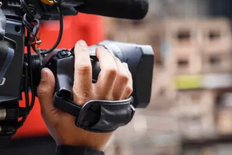 Cinegrafista morre e repórter fica gravemente ferida em acidente em MG