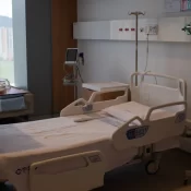 Cuidador de pessoa com câncer precisa estar atento à saúde mental; veja dicas