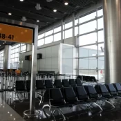 Falha no controle aéreo suspende pousos e decolagens em São Paulo e causa caos em aeroportos