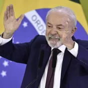 Lula sanciona lei do marco regulatório da vacina contra o câncer