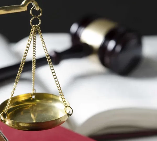 STJ: ministro afastado por assédio sexual, Buzzi mantém salário de R$ 100 mil com penduricalhos