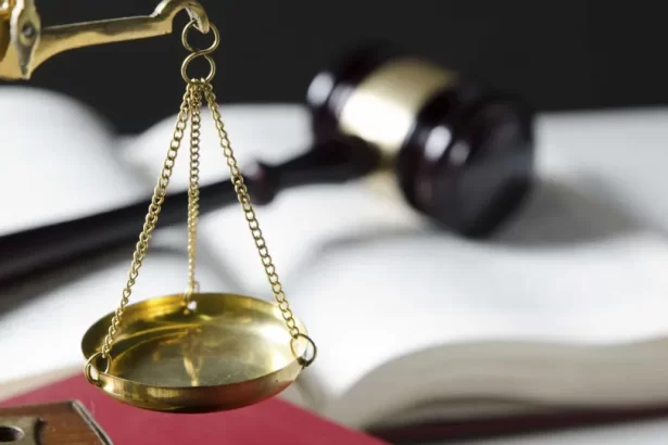 STJ: ministro afastado por assédio sexual, Buzzi mantém salário de R$ 100 mil com penduricalhos