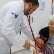 Vírus sincicial também traz risco para idosos, alertam especialistas