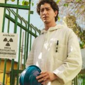 Johnny Massaro em cena de