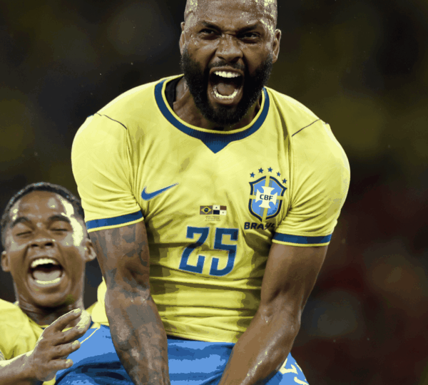 Ancelotti escala 2 times e seleção se despede com goleada sobre Panamá