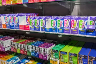 De olho nos jovens, indústria do tabaco tenta liberar aditivos de sabor e aroma, alerta Inca