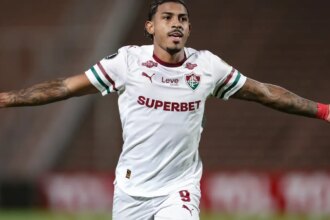 Fluminense arranca empate na Argentina e contina vivo na Libertadores