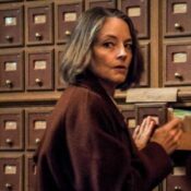 Jodie Foster interpreta a psiquiatra Lilian Steiner, desconfiada que uma paciente foi assassinada