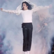 Michael Jackson é o artista mais ouvido do mundo no Spotify no fim de semana