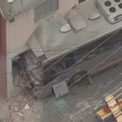 Ônibus invade sobrado e deixa sete feridos na zona oeste de SP