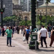 São Paulo tem previsão de calor de 28°C e chuva fraca na tarde desta terça (5)