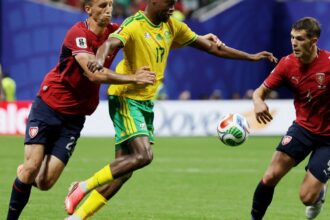 África do Sul sofre gol aos 6 min, reage e empata com República Tcheca