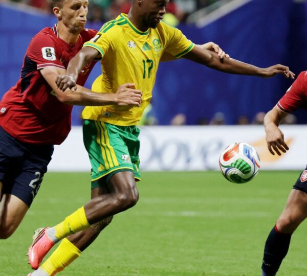 África do Sul sofre gol aos 6 min, reage e empata com República Tcheca