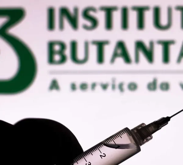 Butantan mantém estudo sobre vacina da dengue em idosos