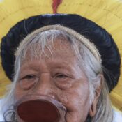 Cacique Raoni apresenta melhora, mas continua internado na UTI