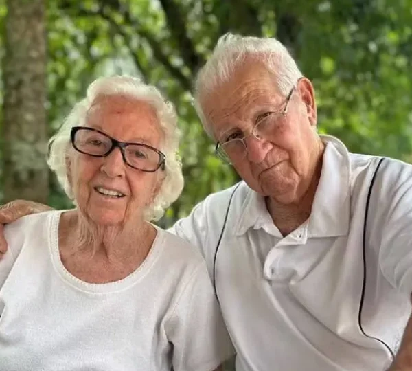 Casal que viveu junto por mais de 40 anos morre no mesmo dia em hospital no Rio