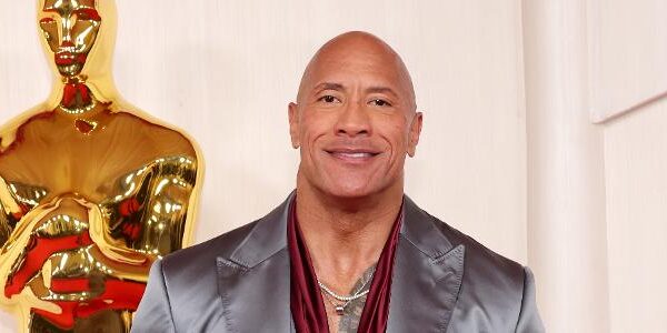 Dwayne Johnson durante celebração do Oscar em 2024