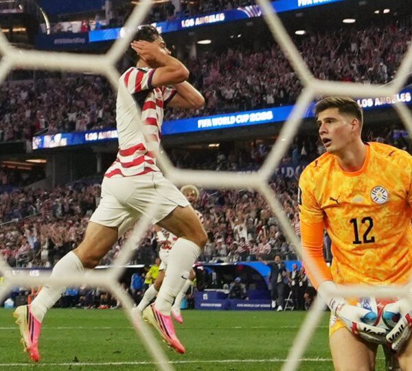 EUA estreia na Copa do Mundo com goleada sobre o Paraguai: 4x1