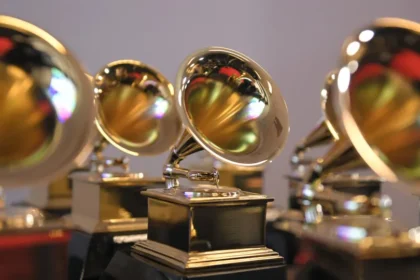Grammy anuncia categoria de melhor música latina e atualiza regras