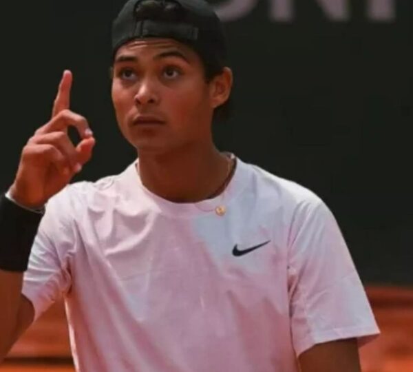 Guto Miguel se torna 1º brasileiro campeão juvenil em Roland Garros