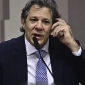 Haddad critica sigilo de 100 anos em contrato do metrô de SP e privatizações de Tarcísio