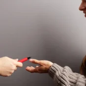 INCA alerta para os riscos de cigarros com sabor e aroma entre jovens