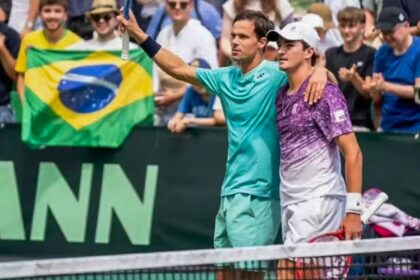 João Fonseca fica com o vice na chave de duplas do ATP 500 de Halle