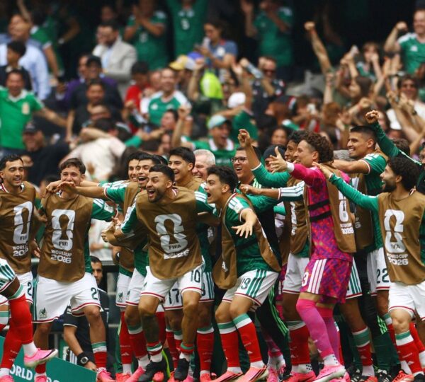 México abre Copa vencendo África do Sul em duelo com três expulsões