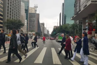 Semana começa com temperaturas variando de 10°C a 25°C em São Paulo